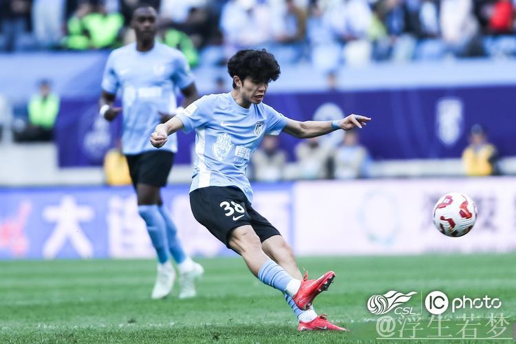 马莱莱与刘祝润分别进球,大连英博3-2击败云南玉昆 马莱莱与刘祝润分别进球,大连英博3-2击败云南玉昆