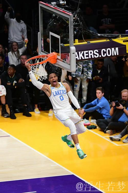 威少摘板妙传 小乔丹扣篮炸裂